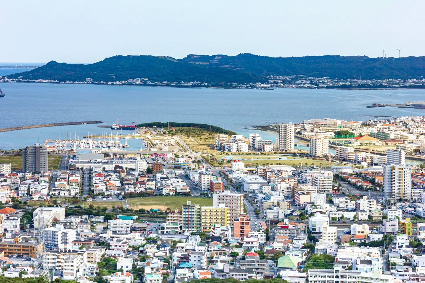 『運玉森展望台から見る街並み』...