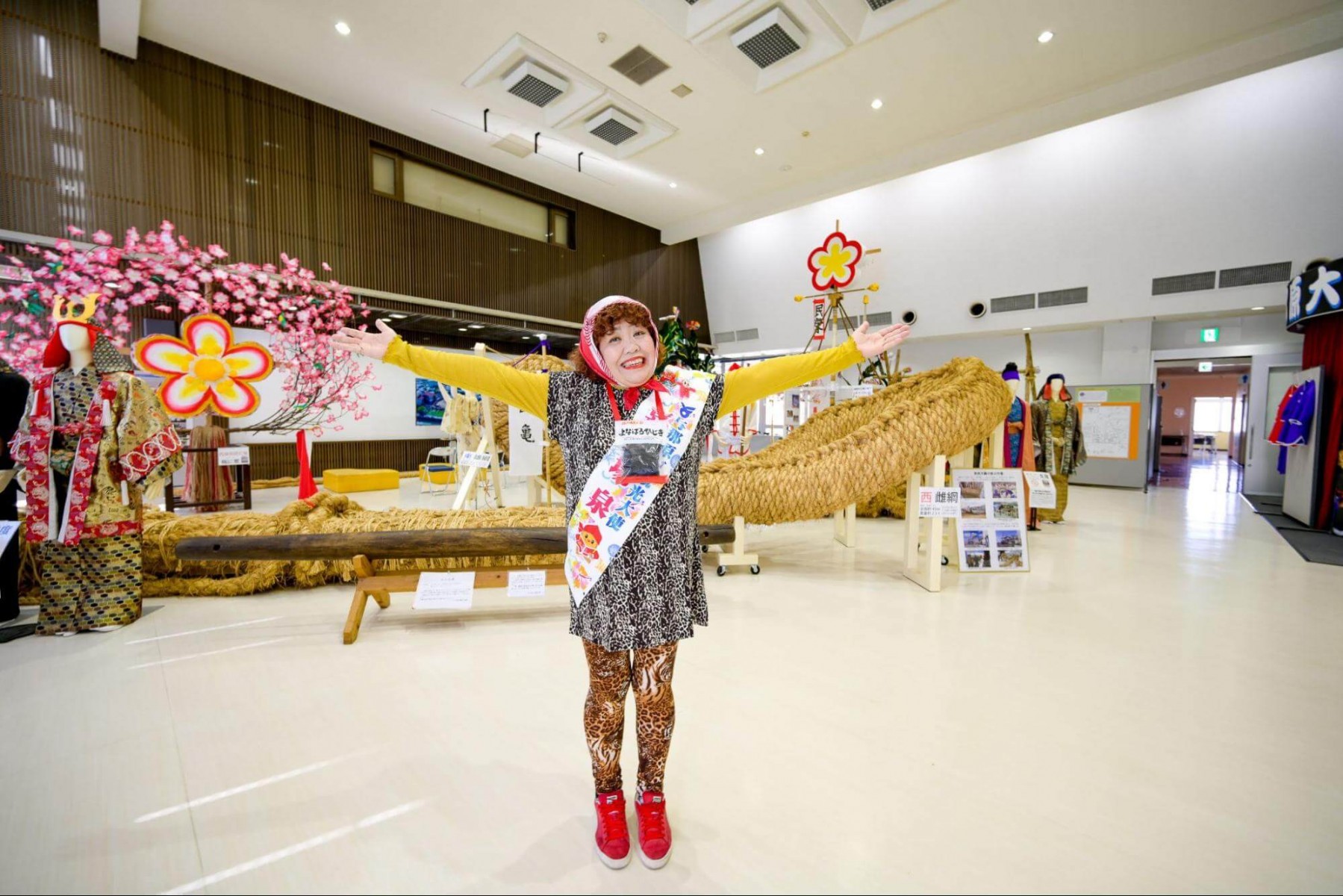 与那原町観光大使、喜舎場 泉さんと巡る ディープな魅力発見ツアー《施設編》