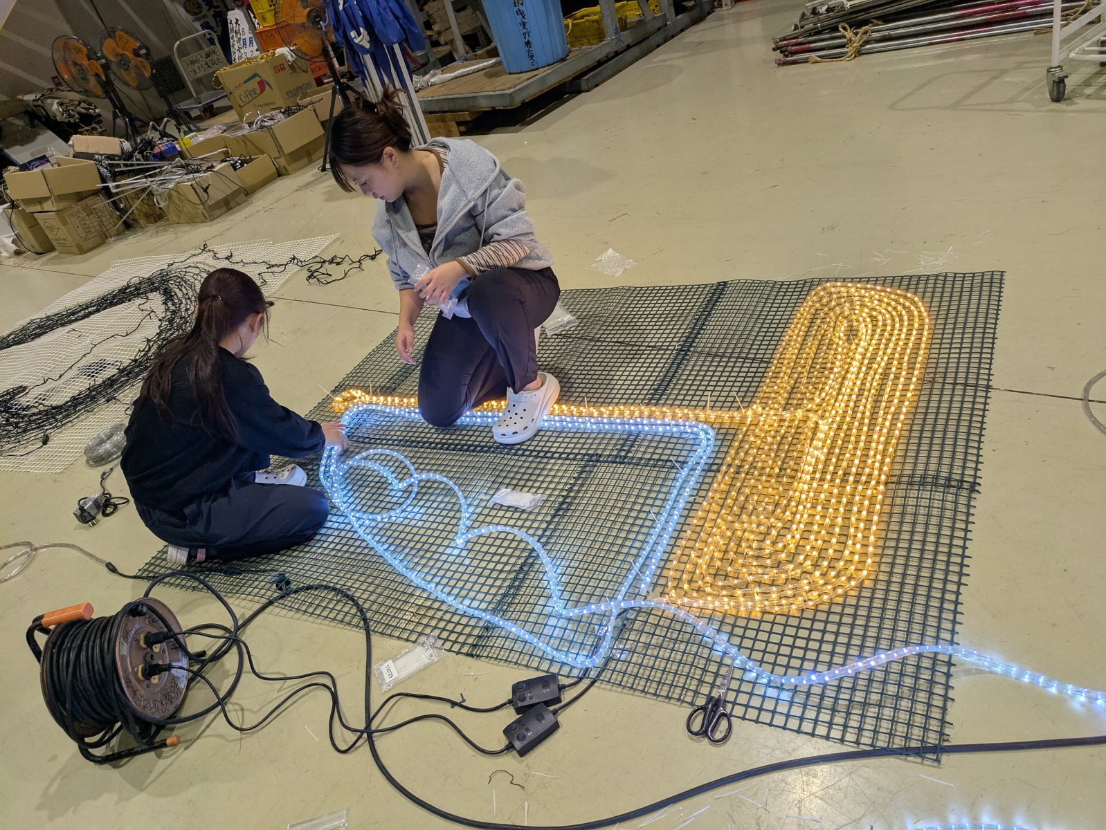 イルミネーション制作の様子