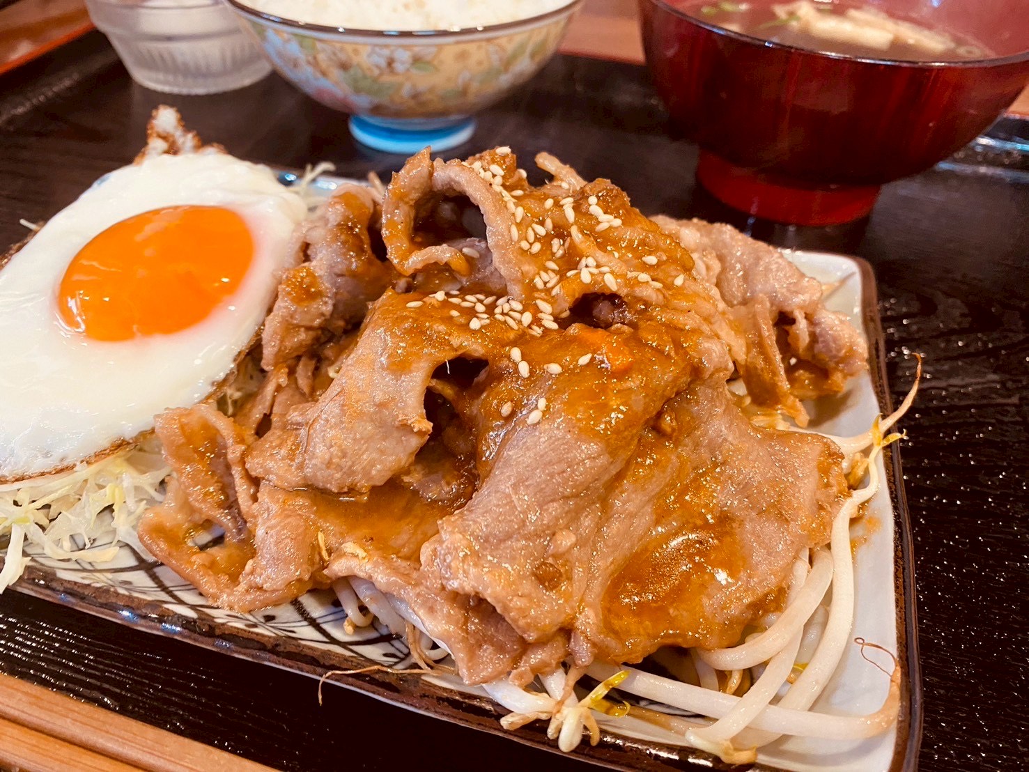 ボリュームたっぷりのしょうが焼き定食